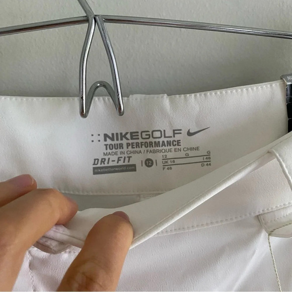 NWT NIKE White Mid Rise Bermuda Golf Shorts  10 1/2” Size 12 - Picture 4 of 10